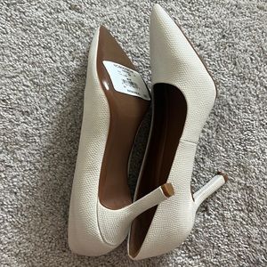 NWT Nordstrom Ivory Lizard Pointed Pumps